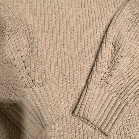 White/cream knitted sweatshirt by Zara, size 9 yrs old (girl) - Picture 7 of 9